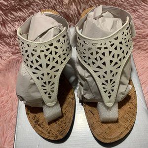 Cloudwalkers White Wedges Sz: 8